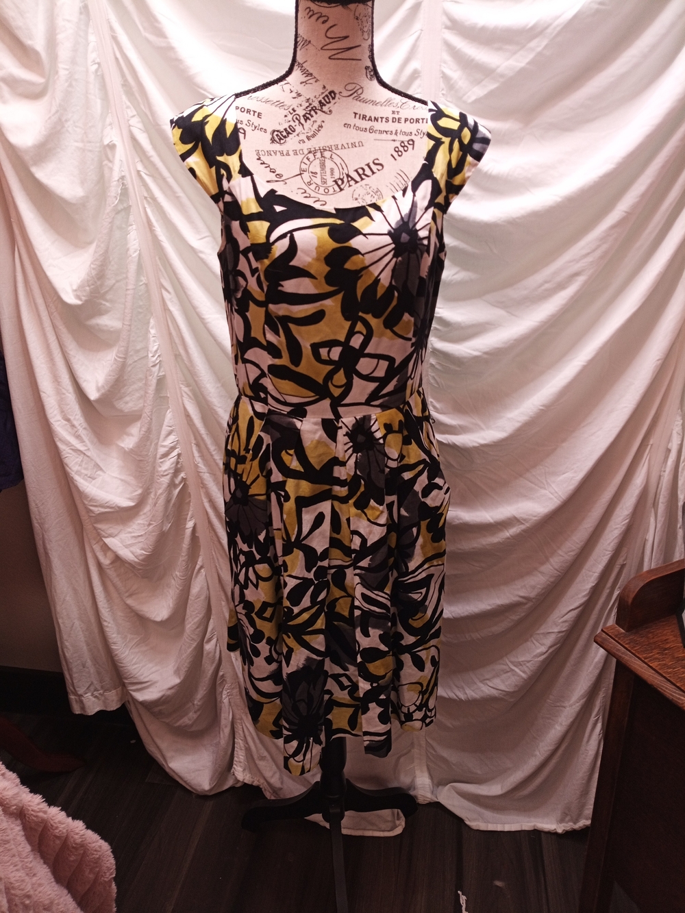 Muse Black and Yellow Floral Cap Sleeve Midi Dress